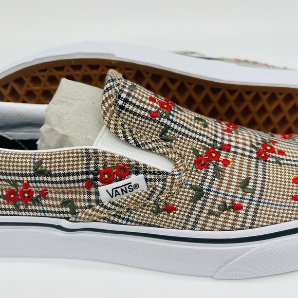 Classic Slip-On Vans - Picture 10 of 16